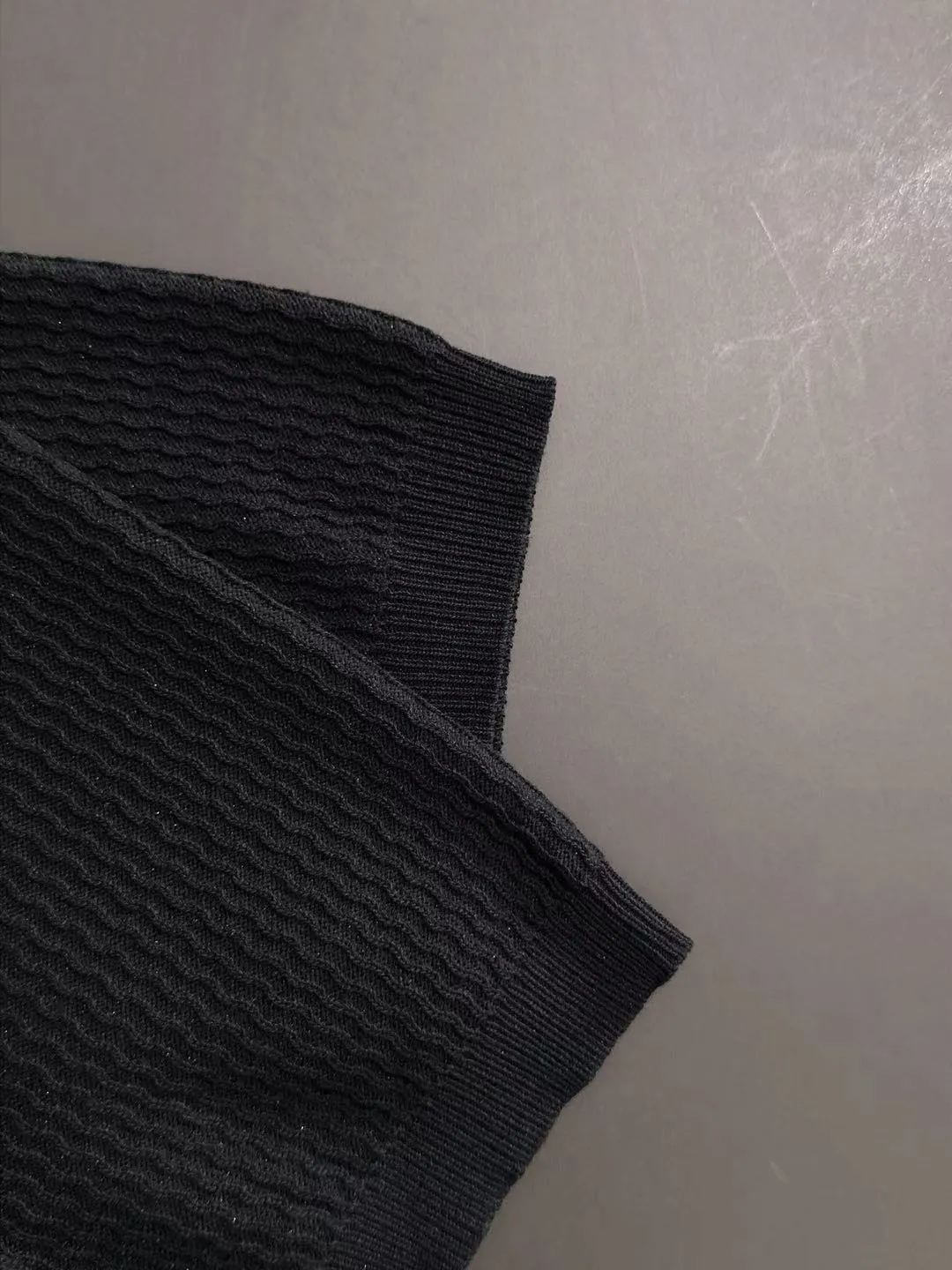 Next day shipment P300 High quality Big Goose 2025 new summer men's lapel short-sleeved knitted fabric Made of combed cotton yarn knitted cotton fabric, pure cotton high-weight special yarn, it feels full of weight when weighed, and the upper body is more textured than ordinary knitted fabrics. This texture can cope with the weather. Perfectly produced stitch by stitch according to the original version! Show nobility. Sizes: M to 3XL